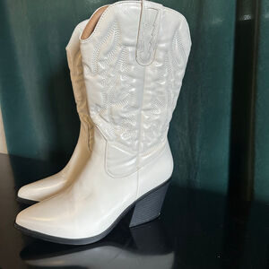 Women's SHIBEVER White Cowboy Heeled Boots Size 9